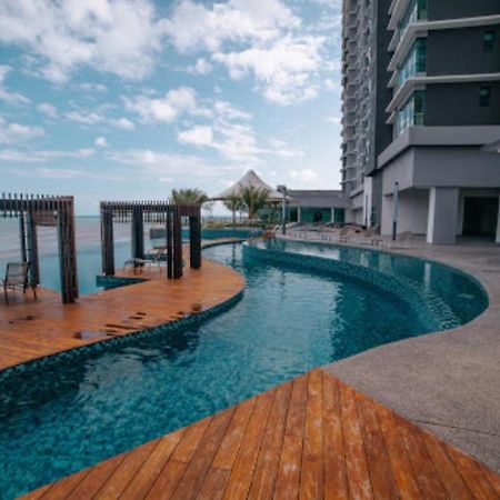 Cozy Seaview Studio At Imperium Residence Tanjung Lumpur Kuantan Exteriör bild