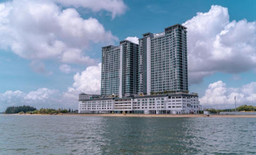 Cozy Seaview Studio At Imperium Residence Tanjung Lumpur Kuantan Exteriör bild